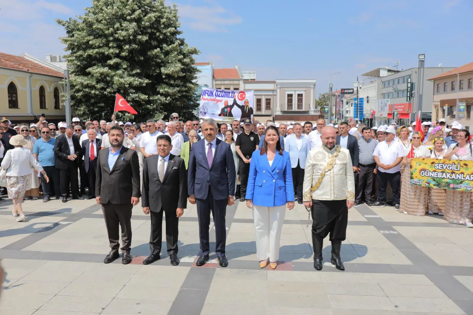 665 YILLIK EFSANE: KIRKPINAR YAĞLI GÜREŞLERİ’İNDE AĞA KARŞILAMA TÖRENİ GERÇEKLEŞTİRİLDİ galeri görseli